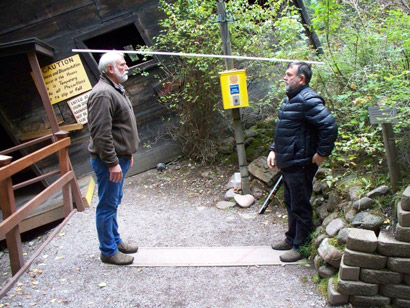Joe Hauser demonstrates the shrink and grow phenomenon at the Montana Vortex